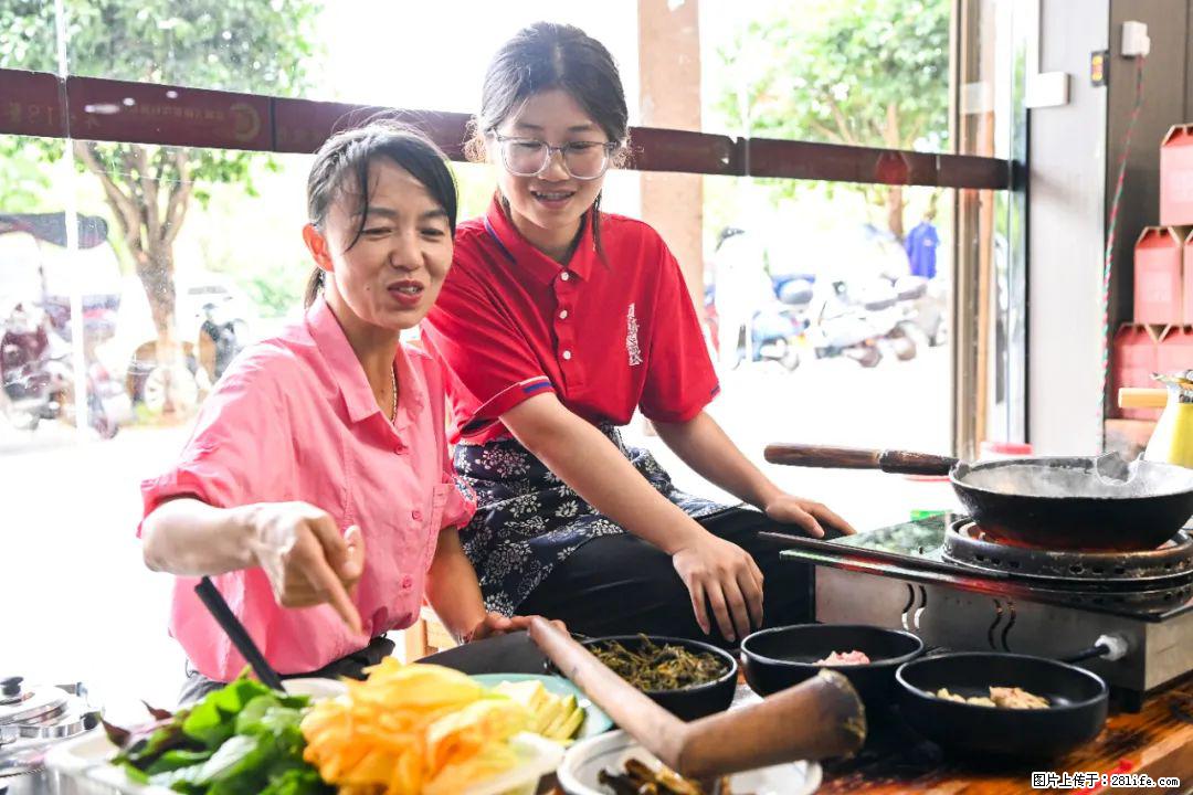 全网追的“扁担女孩”，找了一份暑假工，时薪12元 - 沈阳生活资讯 - 沈阳28生活网 sy.28life.net